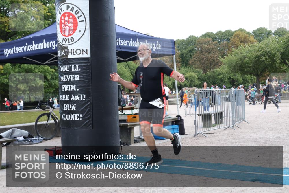 14.09.2025 - Stadtparktriathlon Strokosch-Dieckow http://msf.ph/oto/8896775 14.09.2025 13:04:52 Ziel 1094 meine-sportfotos.de