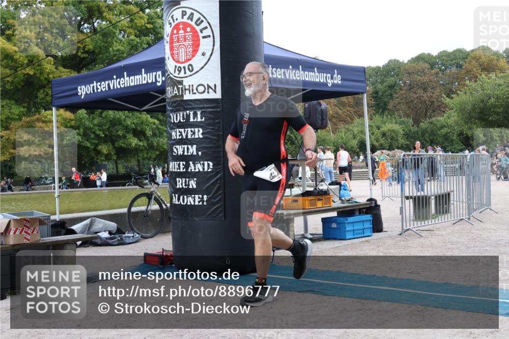 14.09.2025 - Stadtparktriathlon Strokosch-Dieckow http://msf.ph/oto/8896777 14.09.2025 13:04:52 Ziel 1094 meine-sportfotos.de