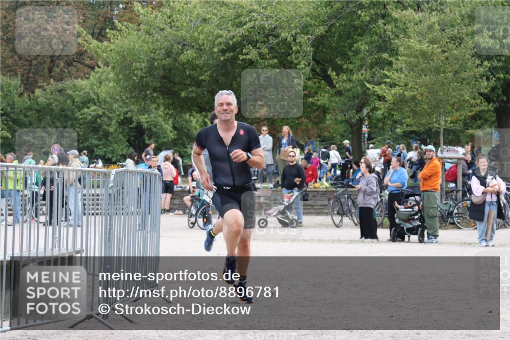 14.09.2025 - Stadtparktriathlon Strokosch-Dieckow http://msf.ph/oto/8896781 14.09.2025 13:05:06 Ziel 1085, 1146 meine-sportfotos.de