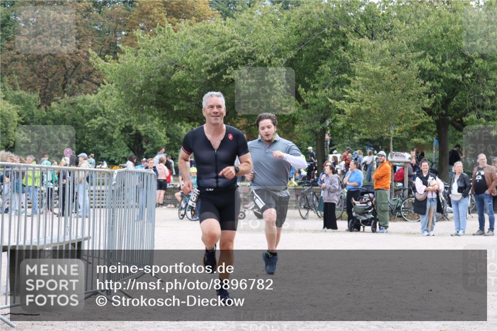 14.09.2025 - Stadtparktriathlon Strokosch-Dieckow http://msf.ph/oto/8896782 14.09.2025 13:05:06 Ziel 1085, 1146 meine-sportfotos.de