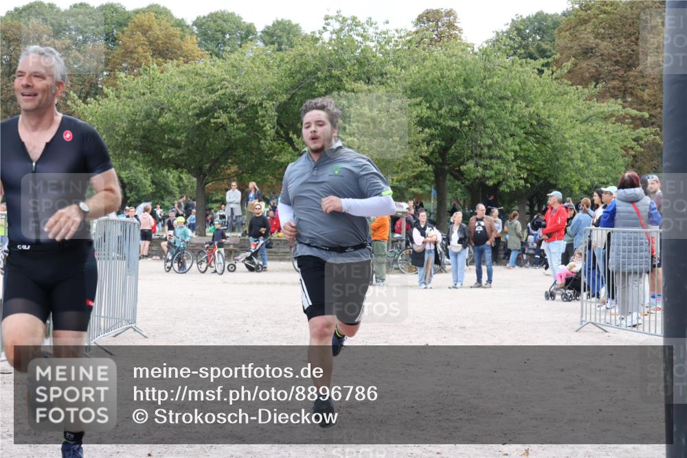 14.09.2025 - Stadtparktriathlon Strokosch-Dieckow http://msf.ph/oto/8896786 14.09.2025 13:05:08 Ziel 1085, 1146 meine-sportfotos.de
