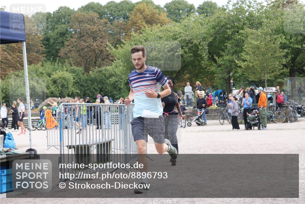 14.09.2025 - Stadtparktriathlon Strokosch-Dieckow http://msf.ph/oto/8896793 14.09.2025 13:05:34 Ziel 924, 1151 meine-sportfotos.de