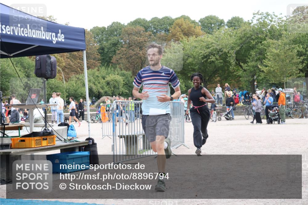 14.09.2025 - Stadtparktriathlon Strokosch-Dieckow http://msf.ph/oto/8896794 14.09.2025 13:05:34 Ziel 924, 1151 meine-sportfotos.de