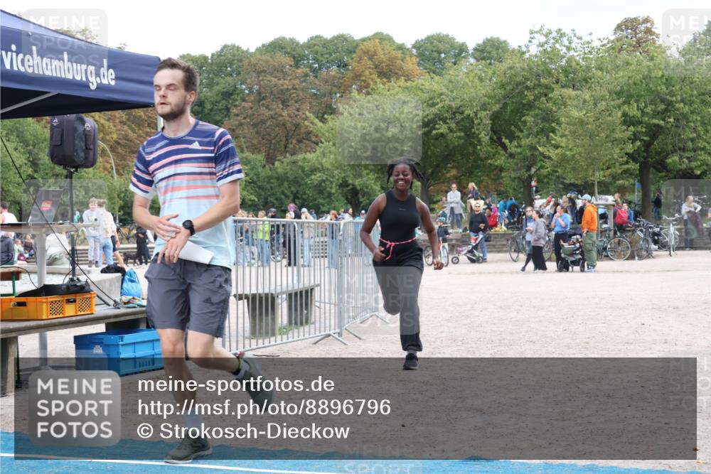 14.09.2025 - Stadtparktriathlon Strokosch-Dieckow http://msf.ph/oto/8896796 14.09.2025 13:05:34 Ziel 924, 1151 meine-sportfotos.de