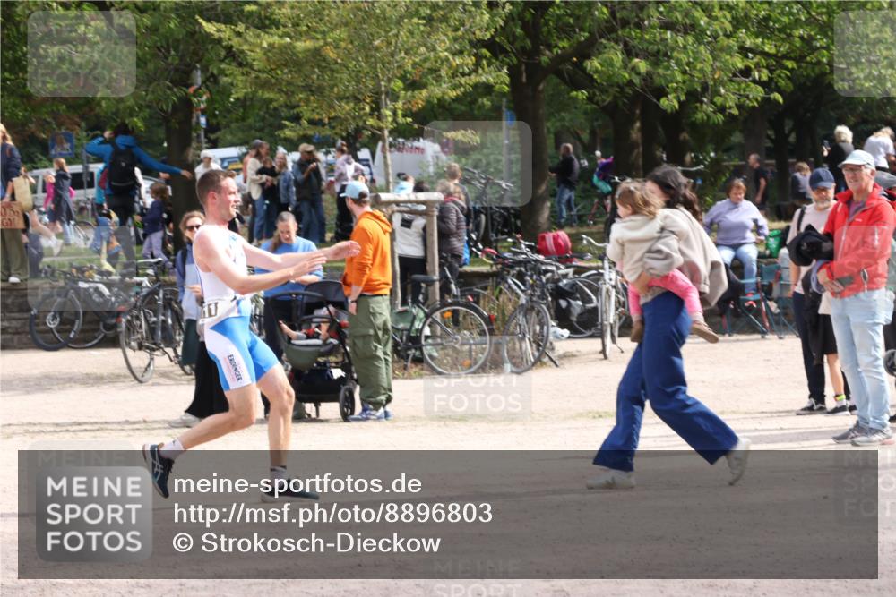 14.09.2025 - Stadtparktriathlon Strokosch-Dieckow http://msf.ph/oto/8896803 14.09.2025 13:06:54 Ziel  meine-sportfotos.de