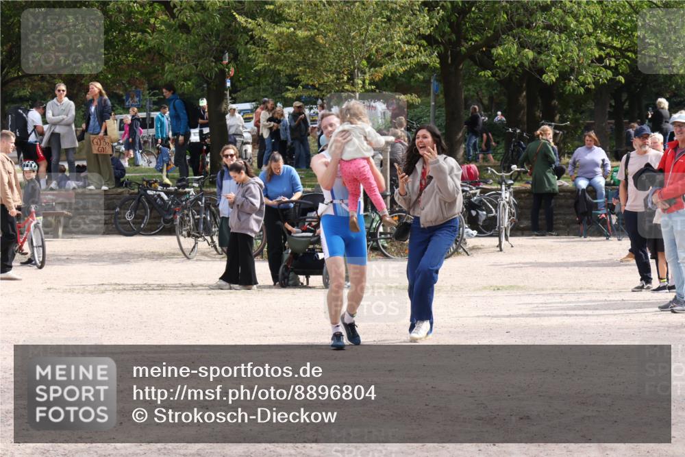 14.09.2025 - Stadtparktriathlon Strokosch-Dieckow http://msf.ph/oto/8896804 14.09.2025 13:06:56 Ziel 1182 meine-sportfotos.de