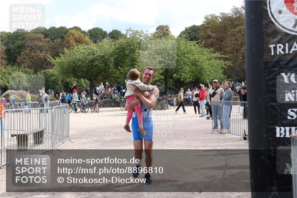 14.09.2025 - Stadtparktriathlon Strokosch-Dieckow http://msf.ph/oto/8896810 14.09.2025 13:07:01 Ziel 1182 meine-sportfotos.de