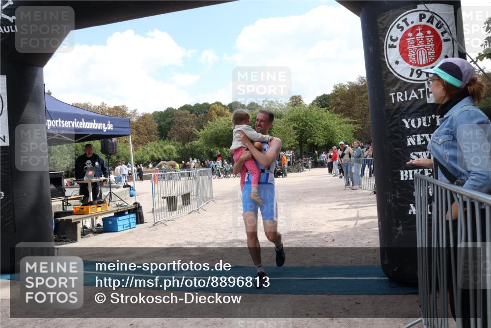 14.09.2025 - Stadtparktriathlon Strokosch-Dieckow http://msf.ph/oto/8896813 14.09.2025 13:07:02 Ziel 1182 meine-sportfotos.de