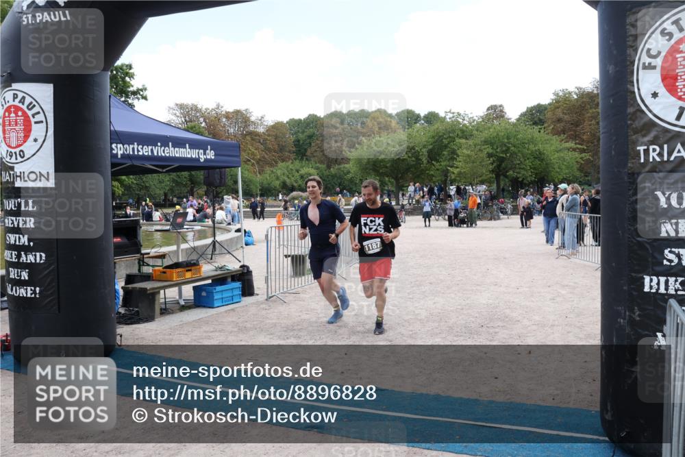 14.09.2025 - Stadtparktriathlon Strokosch-Dieckow http://msf.ph/oto/8896828 14.09.2025 13:08:35 Ziel 1150, 1187 meine-sportfotos.de