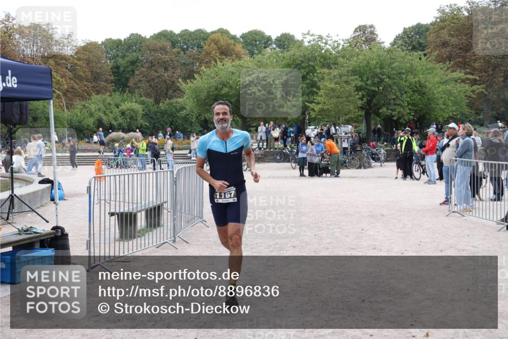 14.09.2025 - Stadtparktriathlon Strokosch-Dieckow http://msf.ph/oto/8896836 14.09.2025 13:08:54 Ziel 1167 meine-sportfotos.de