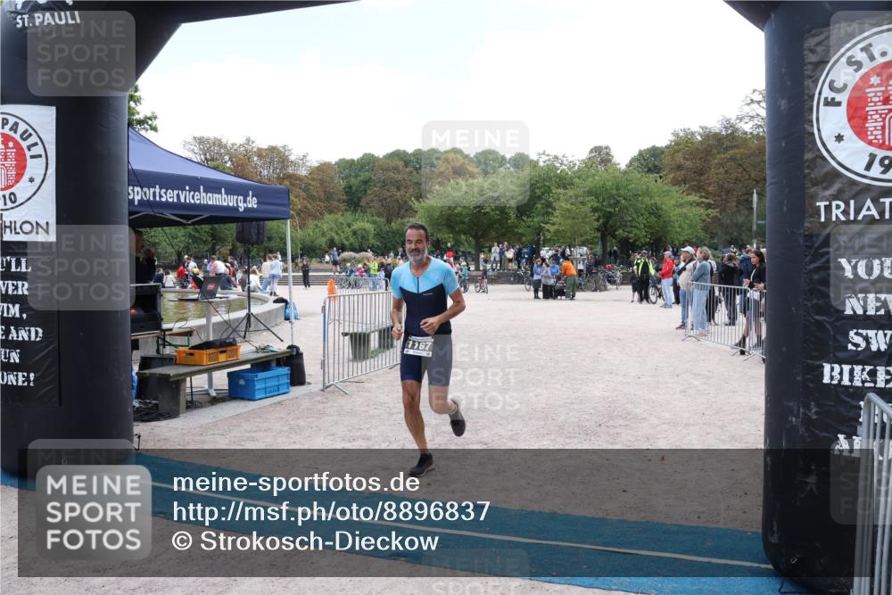14.09.2025 - Stadtparktriathlon Strokosch-Dieckow http://msf.ph/oto/8896837 14.09.2025 13:08:54 Ziel 1167 meine-sportfotos.de