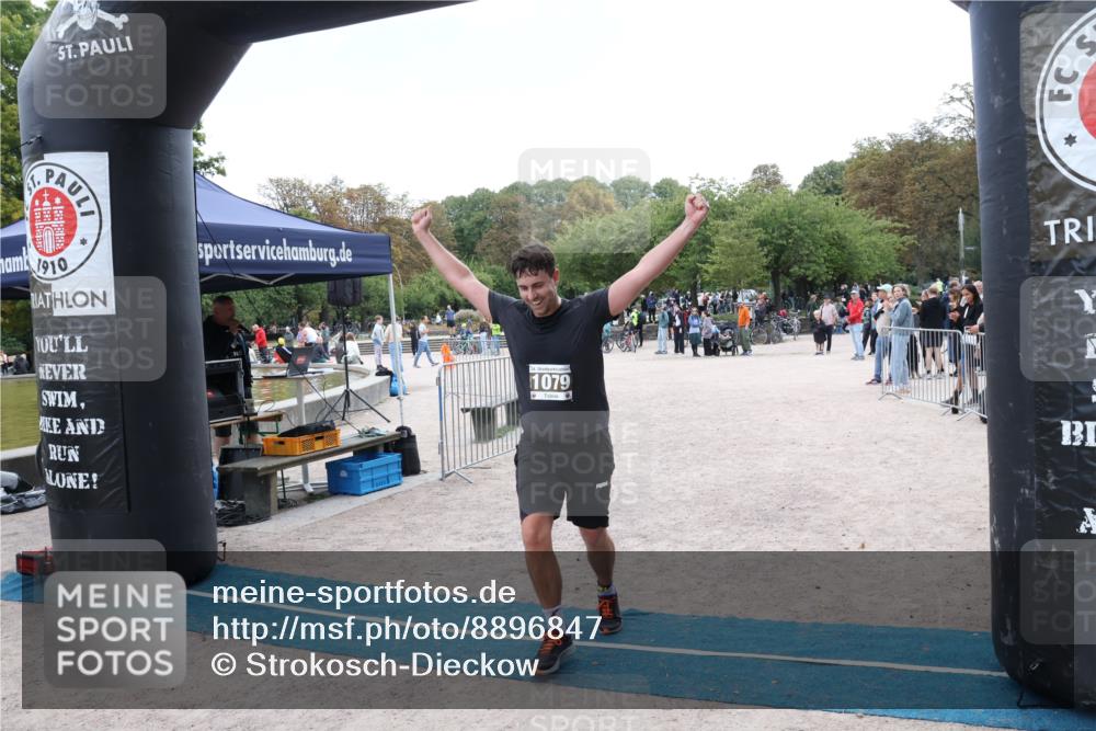 14.09.2025 - Stadtparktriathlon Strokosch-Dieckow http://msf.ph/oto/8896847 14.09.2025 13:09:25 Ziel 1079 meine-sportfotos.de