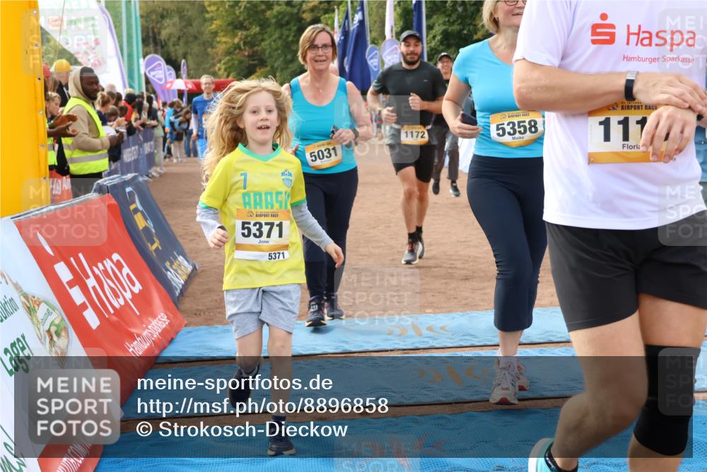 14.09.2025 - Airport Race Strokosch-Dieckow http://msf.ph/oto/8896858 14.09.2025 12:20:27 Ziel 221, 826, 1053, 1118, 1172, 1873, 2009, 2180, 4024, 4050, 4073, 5031, 5358, 5371, 5403, 5414 meine-sportfotos.de