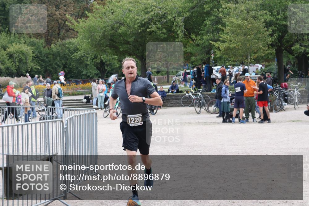 14.09.2025 - Stadtparktriathlon Strokosch-Dieckow http://msf.ph/oto/8896879 14.09.2025 13:10:31 Ziel 1220 meine-sportfotos.de
