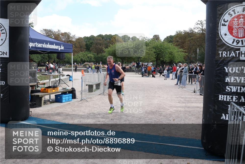 14.09.2025 - Stadtparktriathlon Strokosch-Dieckow http://msf.ph/oto/8896889 14.09.2025 13:11:03 Ziel 1124, 1141 meine-sportfotos.de