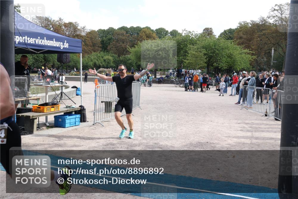 14.09.2025 - Stadtparktriathlon Strokosch-Dieckow http://msf.ph/oto/8896892 14.09.2025 13:11:04 Ziel 1124, 1141 meine-sportfotos.de