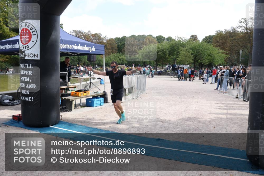 14.09.2025 - Stadtparktriathlon Strokosch-Dieckow http://msf.ph/oto/8896893 14.09.2025 13:11:04 Ziel 1124, 1141 meine-sportfotos.de