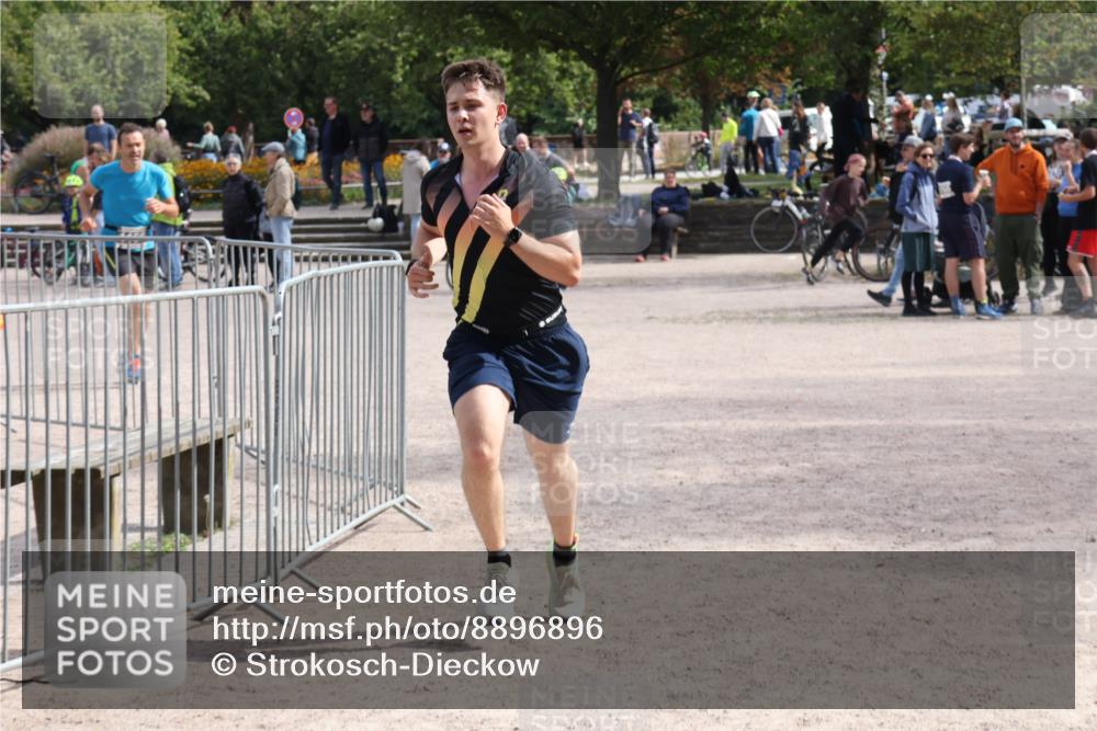14.09.2025 - Stadtparktriathlon Strokosch-Dieckow http://msf.ph/oto/8896896 14.09.2025 13:11:23 Ziel 1149, 1156 meine-sportfotos.de
