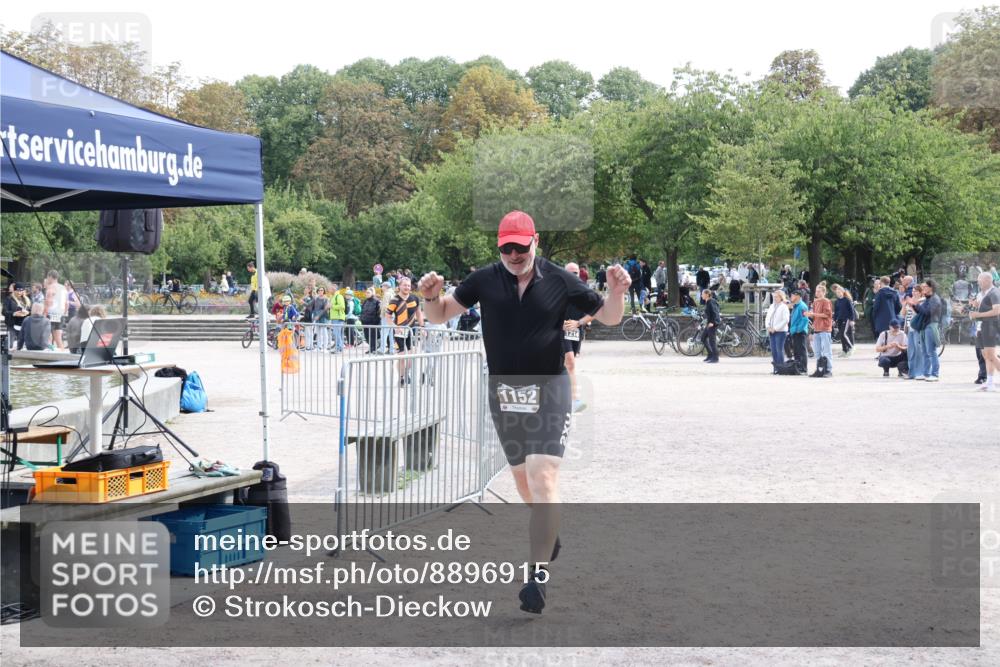 14.09.2025 - Stadtparktriathlon Strokosch-Dieckow http://msf.ph/oto/8896915 14.09.2025 13:13:30 Ziel 1152, 1210, 1214 meine-sportfotos.de