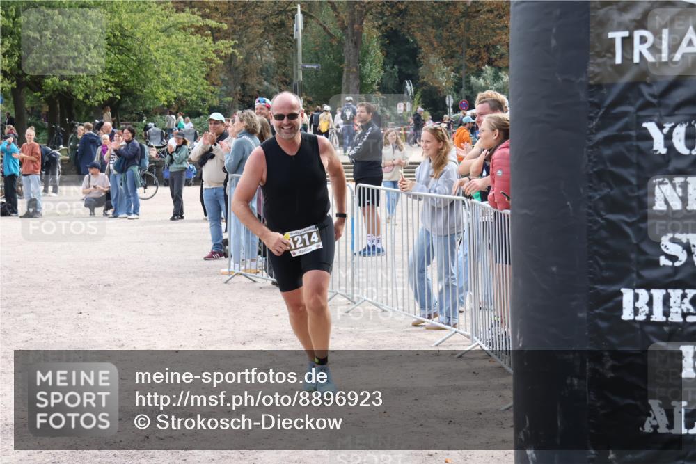 14.09.2025 - Stadtparktriathlon Strokosch-Dieckow http://msf.ph/oto/8896923 14.09.2025 13:13:34 Ziel 1152, 1210, 1214 meine-sportfotos.de