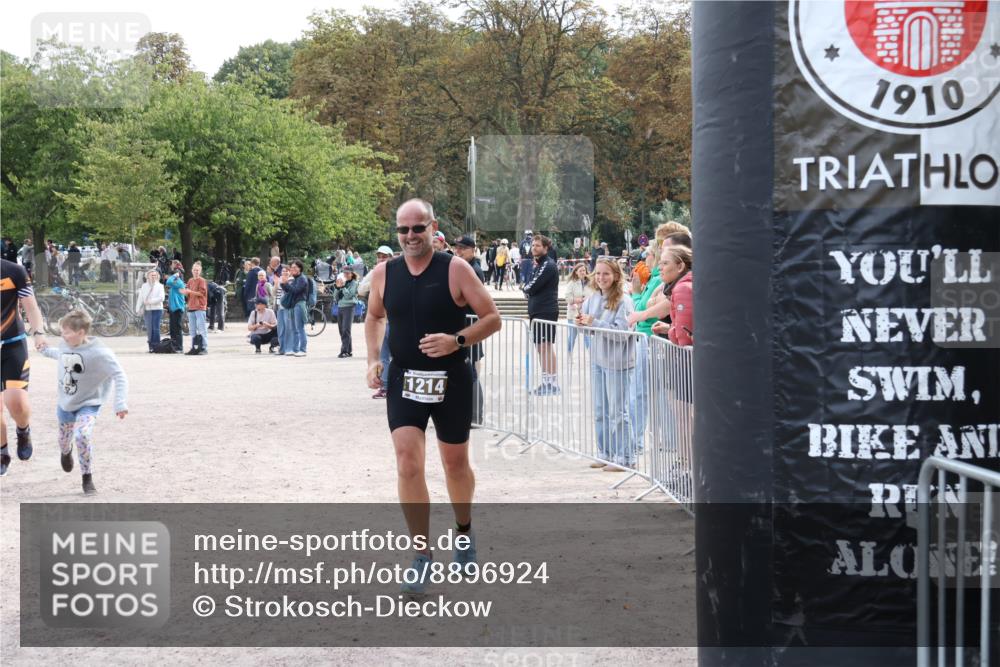 14.09.2025 - Stadtparktriathlon Strokosch-Dieckow http://msf.ph/oto/8896924 14.09.2025 13:13:34 Ziel 1152, 1210, 1214 meine-sportfotos.de