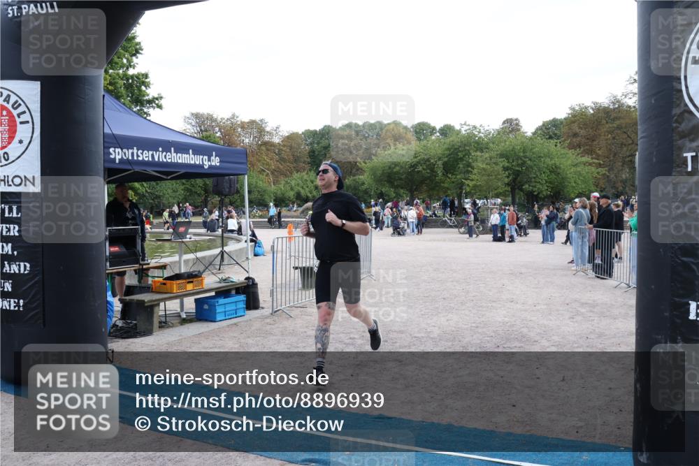 14.09.2025 - Stadtparktriathlon Strokosch-Dieckow http://msf.ph/oto/8896939 14.09.2025 13:15:23 Ziel 1148 meine-sportfotos.de