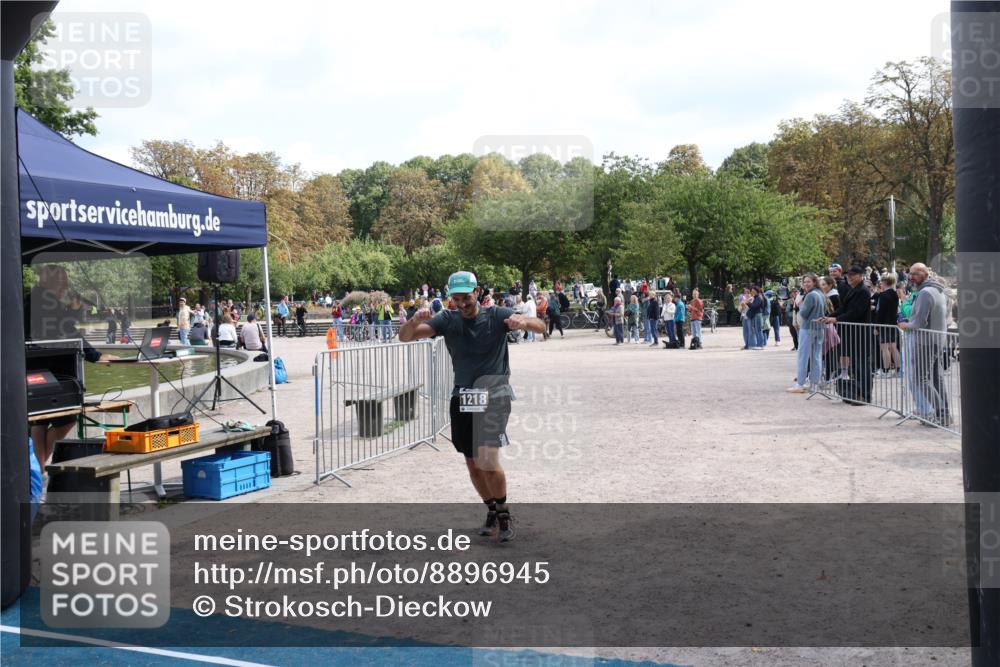 14.09.2025 - Stadtparktriathlon Strokosch-Dieckow http://msf.ph/oto/8896945 14.09.2025 13:17:05 Ziel 1218 meine-sportfotos.de