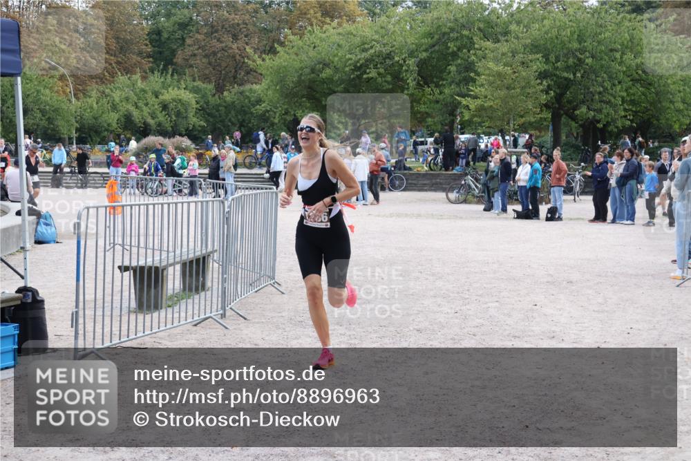 14.09.2025 - Stadtparktriathlon Strokosch-Dieckow http://msf.ph/oto/8896963 14.09.2025 13:17:57 Ziel 1286 meine-sportfotos.de