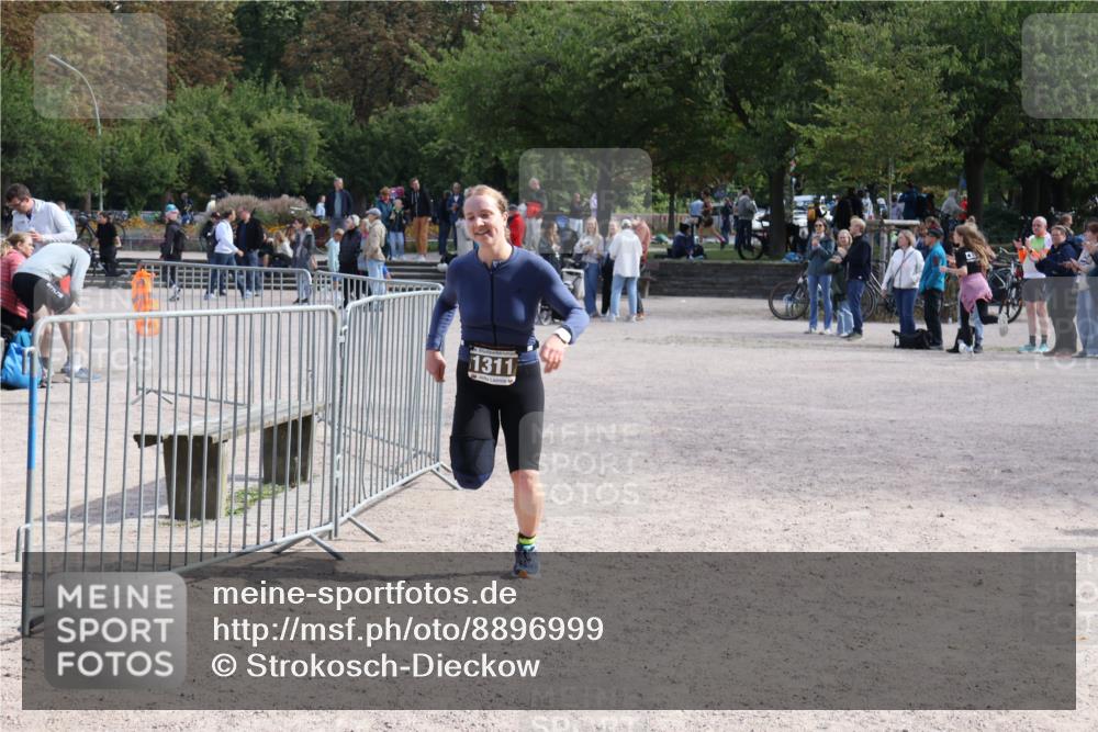 14.09.2025 - Stadtparktriathlon Strokosch-Dieckow http://msf.ph/oto/8896999 14.09.2025 13:19:17 Ziel 1311 meine-sportfotos.de