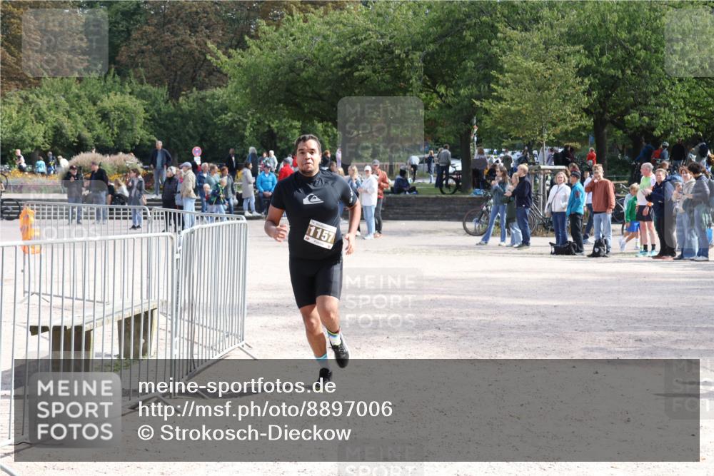 14.09.2025 - Stadtparktriathlon Strokosch-Dieckow http://msf.ph/oto/8897006 14.09.2025 13:19:30 Ziel 1157 meine-sportfotos.de