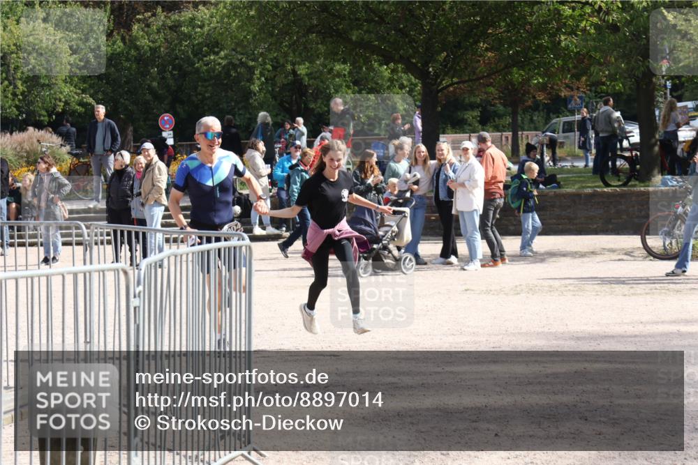 14.09.2025 - Stadtparktriathlon Strokosch-Dieckow http://msf.ph/oto/8897014 14.09.2025 13:19:36 Ziel 1157, 1204 meine-sportfotos.de