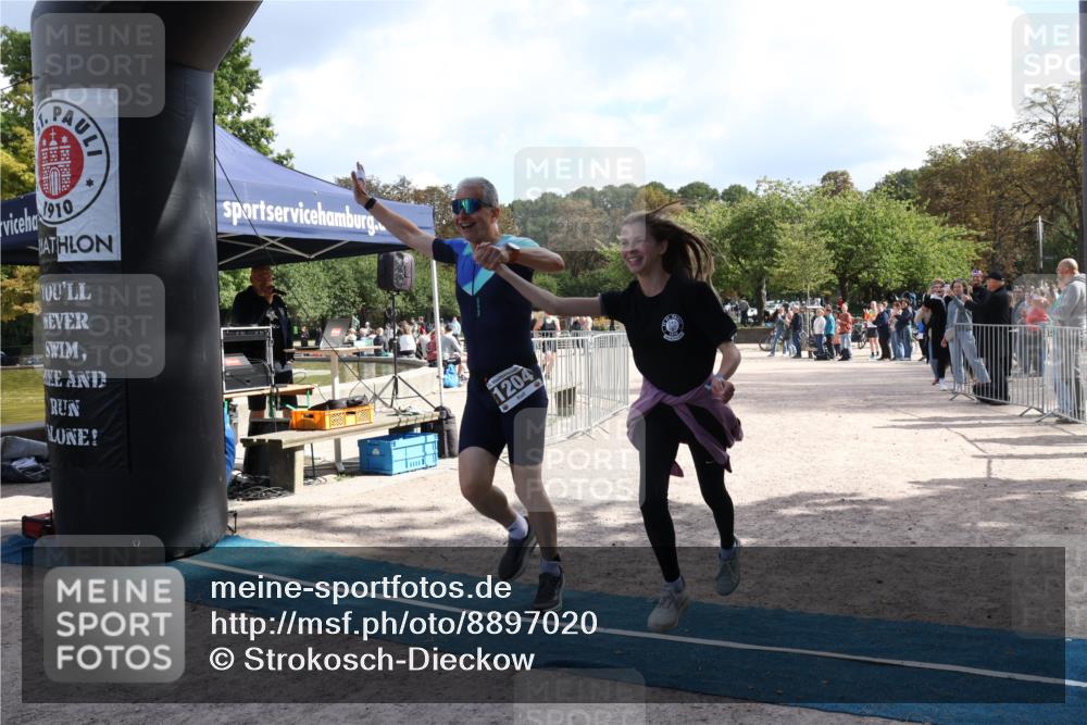 14.09.2025 - Stadtparktriathlon Strokosch-Dieckow http://msf.ph/oto/8897020 14.09.2025 13:19:40 Ziel 1204, 1301 meine-sportfotos.de
