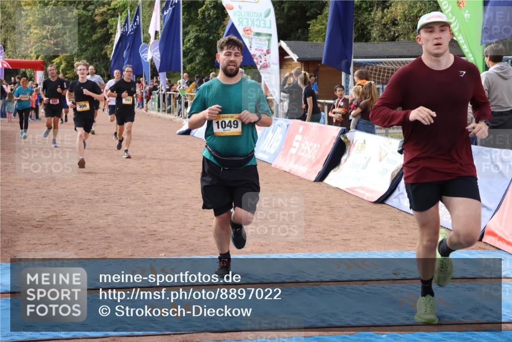 14.09.2025 - Airport Race Strokosch-Dieckow http://msf.ph/oto/8897022 14.09.2025 12:21:01 Ziel 306, 393, 709, 886, 1049, 1360, 1520, 1837, 5545 meine-sportfotos.de