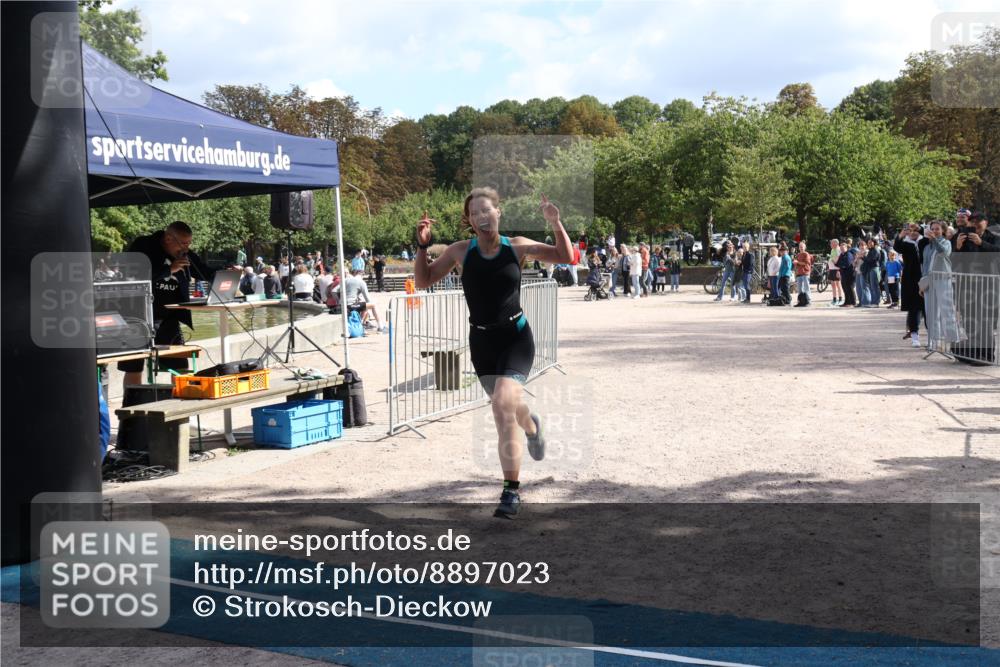14.09.2025 - Stadtparktriathlon Strokosch-Dieckow http://msf.ph/oto/8897023 14.09.2025 13:19:43 Ziel 1204, 1301 meine-sportfotos.de