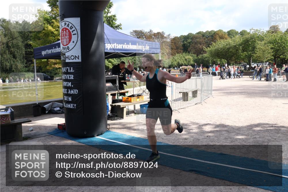 14.09.2025 - Stadtparktriathlon Strokosch-Dieckow http://msf.ph/oto/8897024 14.09.2025 13:19:43 Ziel 1204, 1301 meine-sportfotos.de