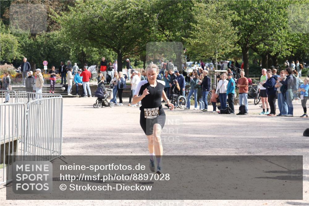 14.09.2025 - Stadtparktriathlon Strokosch-Dieckow http://msf.ph/oto/8897028 14.09.2025 13:20:01 Ziel 1245 meine-sportfotos.de