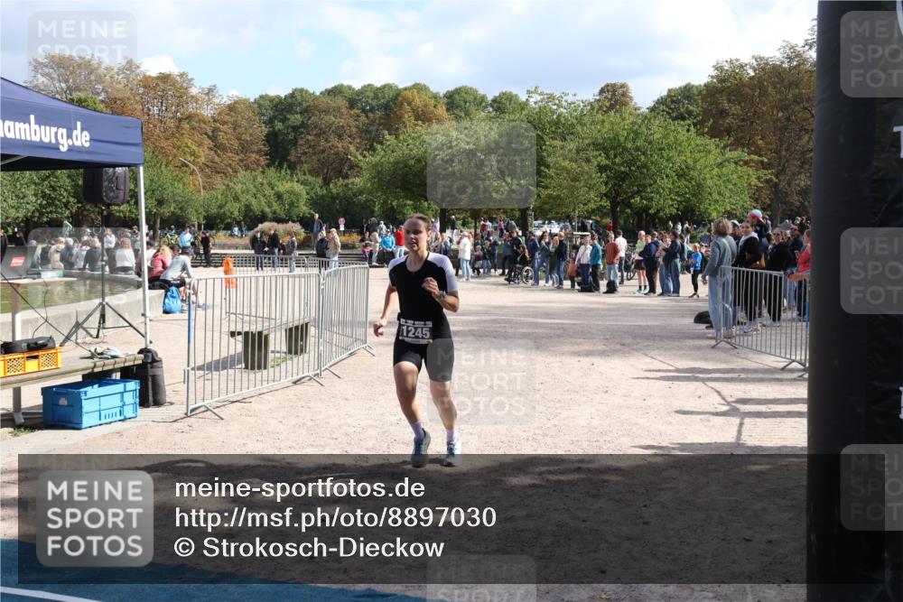 14.09.2025 - Stadtparktriathlon Strokosch-Dieckow http://msf.ph/oto/8897030 14.09.2025 13:20:02 Ziel 1245 meine-sportfotos.de