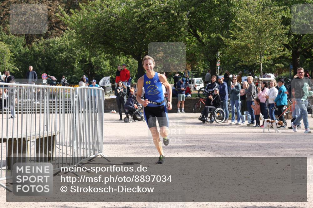 14.09.2025 - Stadtparktriathlon Strokosch-Dieckow http://msf.ph/oto/8897034 14.09.2025 13:24:48 Ziel 1306 meine-sportfotos.de