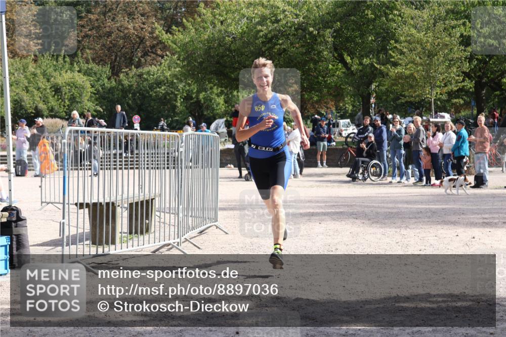 14.09.2025 - Stadtparktriathlon Strokosch-Dieckow http://msf.ph/oto/8897036 14.09.2025 13:24:48 Ziel 1306 meine-sportfotos.de