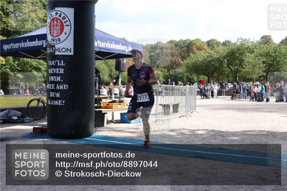 14.09.2025 - Stadtparktriathlon Strokosch-Dieckow http://msf.ph/oto/8897044 14.09.2025 13:24:57 Ziel 1223 meine-sportfotos.de