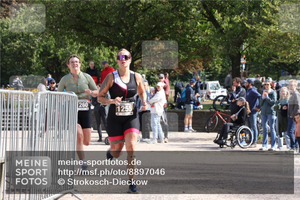 14.09.2025 - Stadtparktriathlon Strokosch-Dieckow http://msf.ph/oto/8897046 14.09.2025 13:25:03 Ziel 1223, 1255, 1260 meine-sportfotos.de