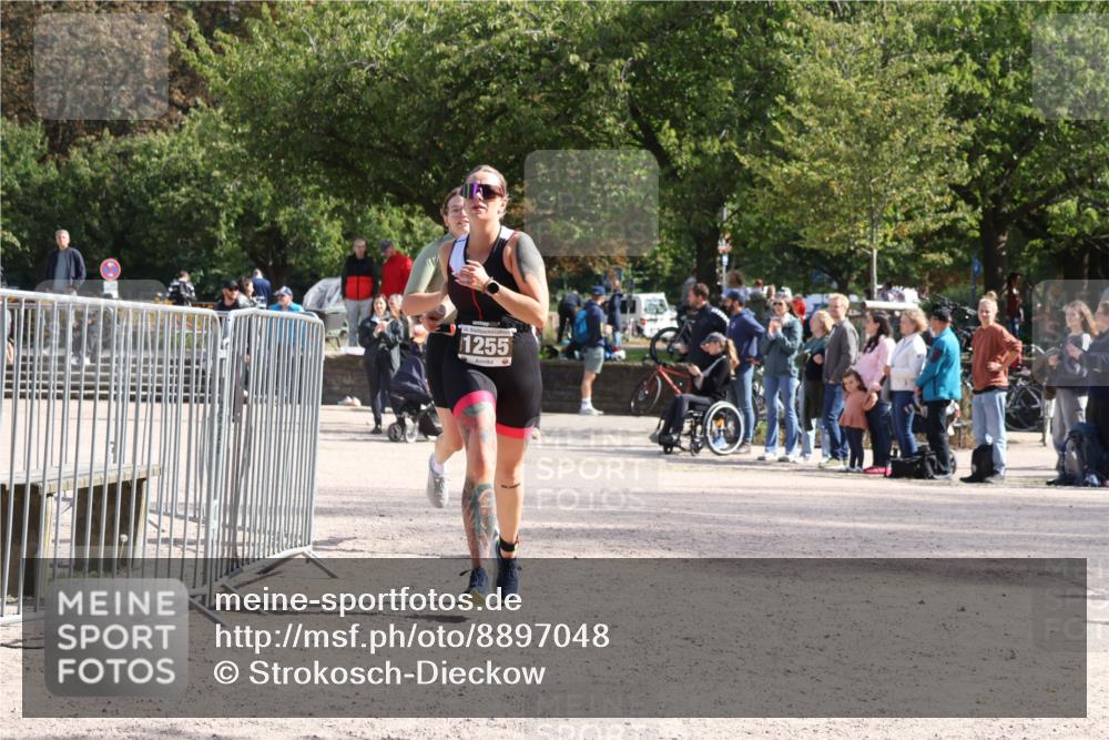14.09.2025 - Stadtparktriathlon Strokosch-Dieckow http://msf.ph/oto/8897048 14.09.2025 13:25:03 Ziel 1223, 1255, 1260 meine-sportfotos.de