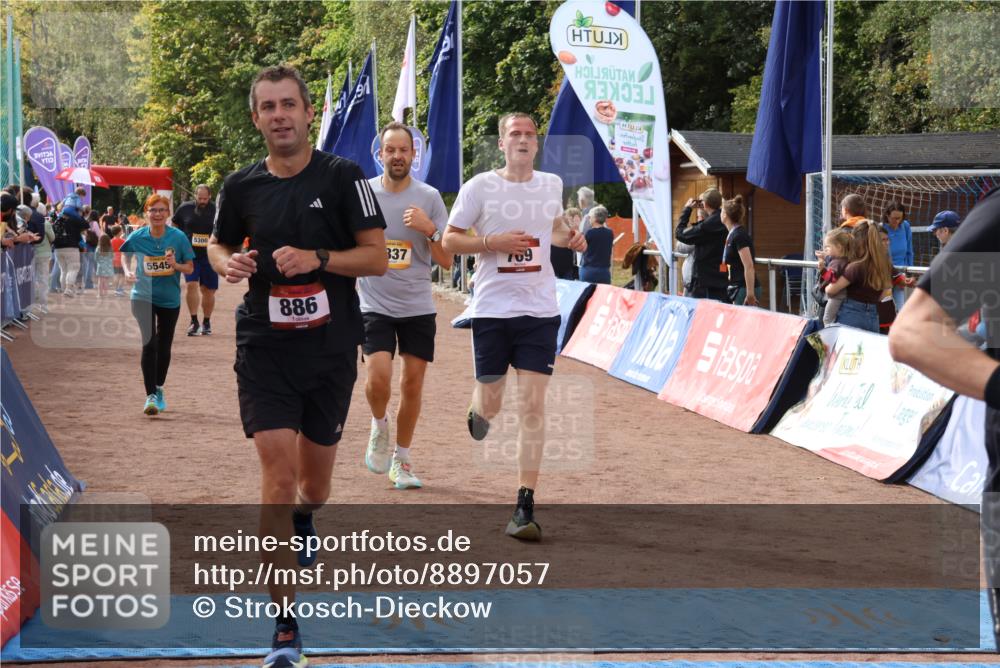 14.09.2025 - Airport Race Strokosch-Dieckow http://msf.ph/oto/8897057 14.09.2025 12:21:06 Ziel 81, 306, 313, 393, 709, 715, 794, 886, 1837, 5300, 5545 meine-sportfotos.de