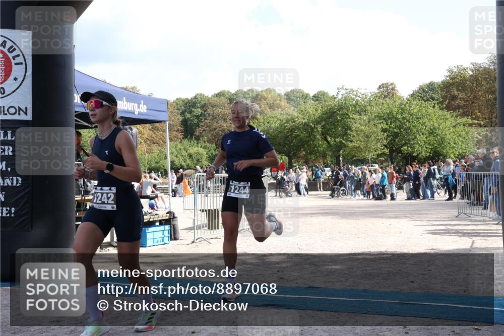 14.09.2025 - Stadtparktriathlon Strokosch-Dieckow http://msf.ph/oto/8897068 14.09.2025 13:25:40 Ziel 1242, 1244 meine-sportfotos.de