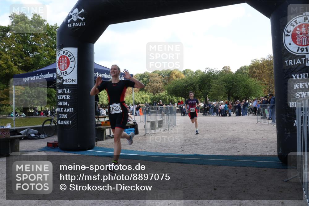 14.09.2025 - Stadtparktriathlon Strokosch-Dieckow http://msf.ph/oto/8897075 14.09.2025 13:25:59 Ziel 1280, 1315, 1382, 1417 meine-sportfotos.de