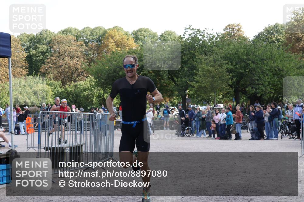 14.09.2025 - Stadtparktriathlon Strokosch-Dieckow http://msf.ph/oto/8897080 14.09.2025 13:26:02 Ziel 1208, 1280, 1315, 1382, 1417 meine-sportfotos.de