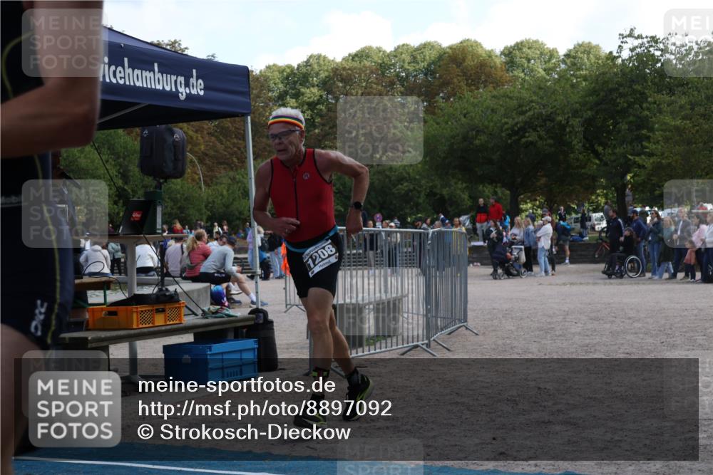 14.09.2025 - Stadtparktriathlon Strokosch-Dieckow http://msf.ph/oto/8897092 14.09.2025 13:26:07 Ziel 1208, 1382, 1417 meine-sportfotos.de