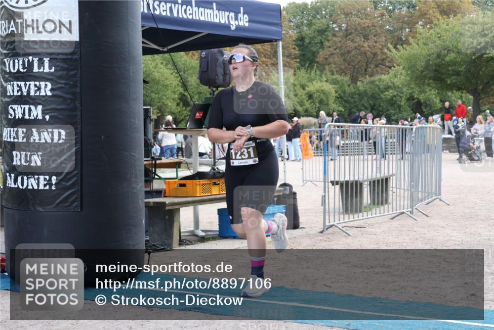 14.09.2025 - Stadtparktriathlon Strokosch-Dieckow http://msf.ph/oto/8897106 14.09.2025 13:26:36 Ziel 1231 meine-sportfotos.de