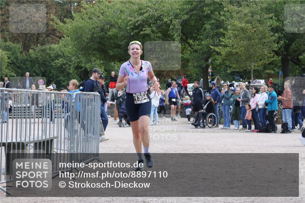 14.09.2025 - Stadtparktriathlon Strokosch-Dieckow http://msf.ph/oto/8897110 14.09.2025 13:26:46 Ziel 1304 meine-sportfotos.de