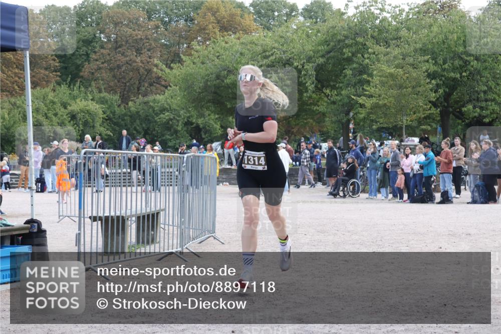 14.09.2025 - Stadtparktriathlon Strokosch-Dieckow http://msf.ph/oto/8897118 14.09.2025 13:27:04 Ziel 1294, 1314 meine-sportfotos.de